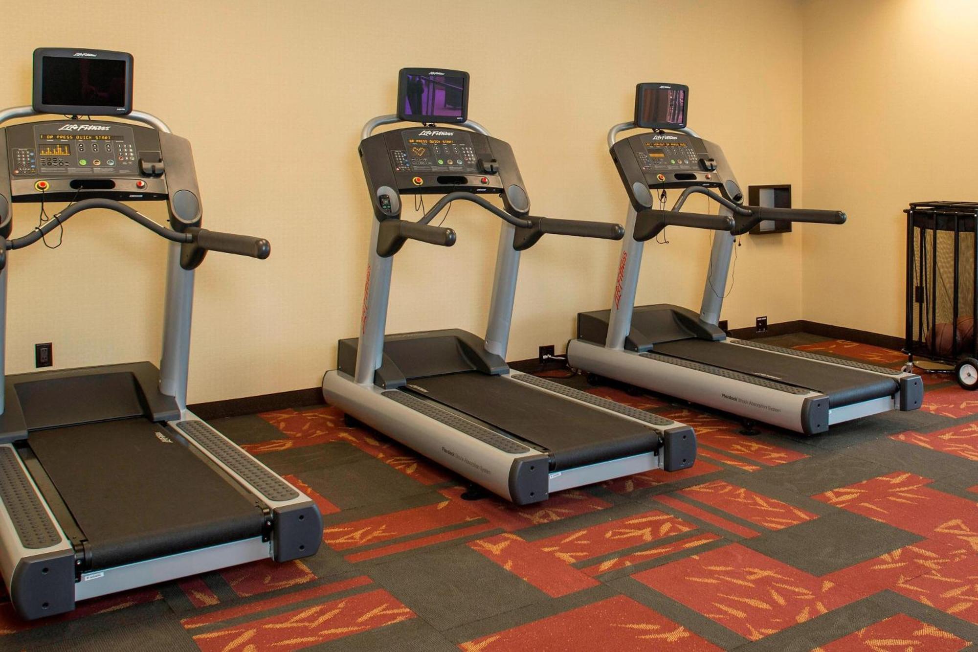 Courtyard By Marriott Dallas Midlothian At Midlothian Conference Center מראה חיצוני תמונה