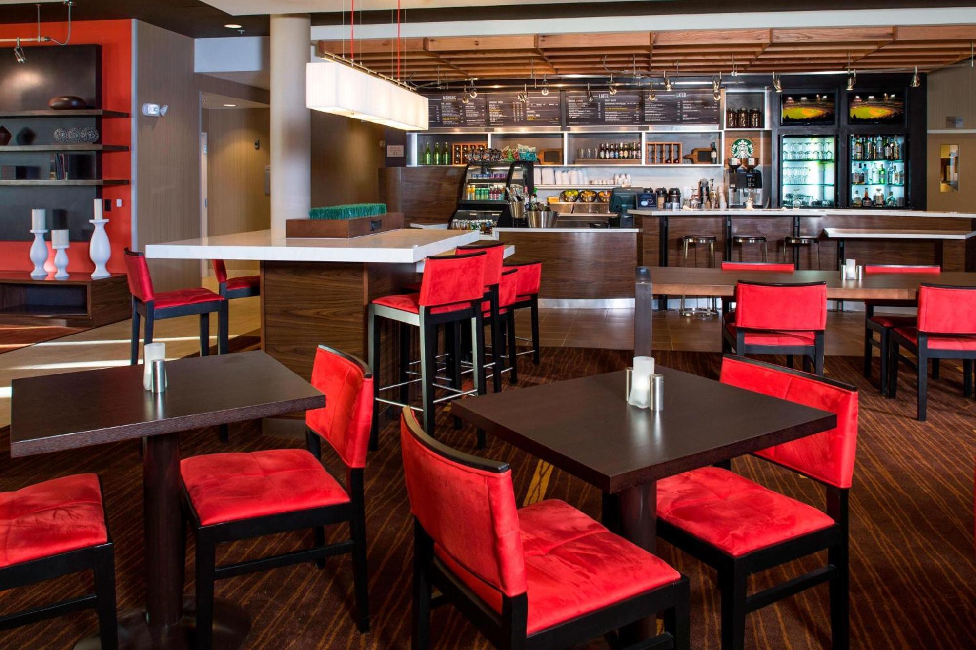 Courtyard By Marriott Dallas Midlothian At Midlothian Conference Center מראה חיצוני תמונה