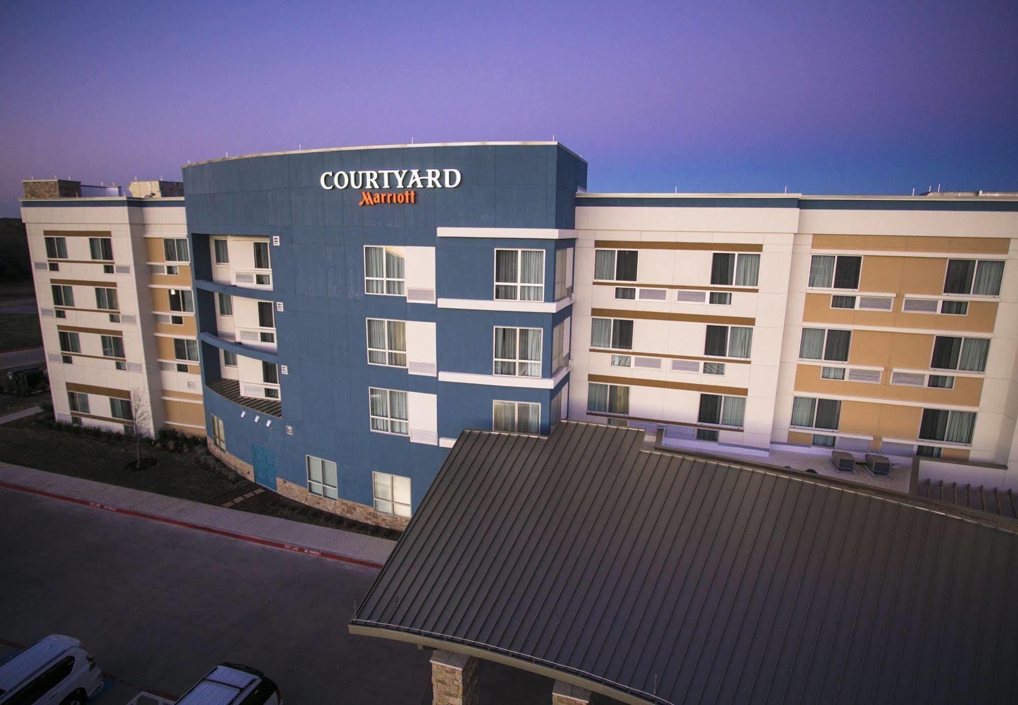 Courtyard By Marriott Dallas Midlothian At Midlothian Conference Center מראה חיצוני תמונה