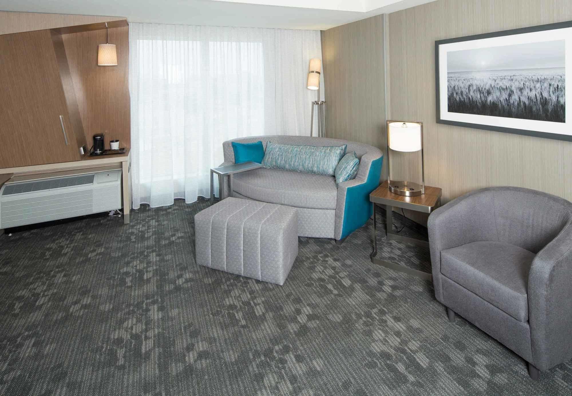 Courtyard By Marriott Dallas Midlothian At Midlothian Conference Center מראה חיצוני תמונה