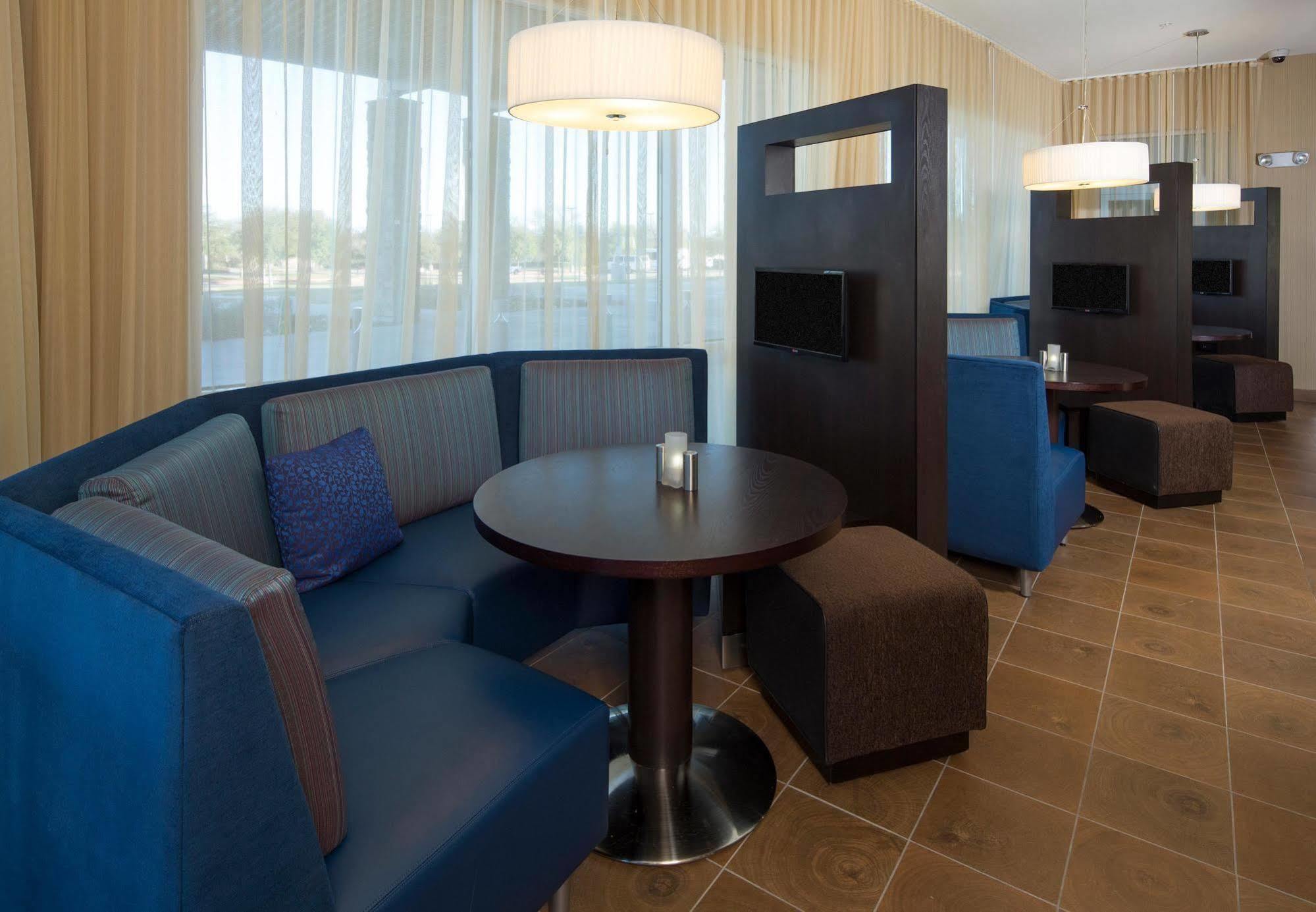 Courtyard By Marriott Dallas Midlothian At Midlothian Conference Center מראה חיצוני תמונה