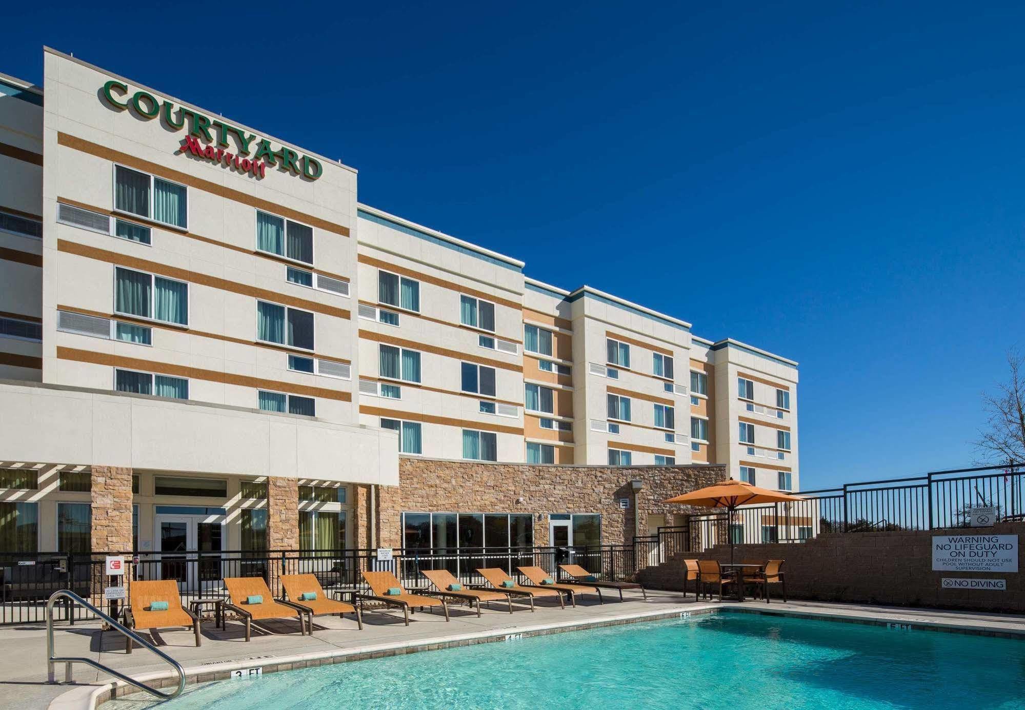 Courtyard By Marriott Dallas Midlothian At Midlothian Conference Center מראה חיצוני תמונה