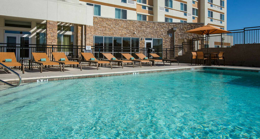 Courtyard By Marriott Dallas Midlothian At Midlothian Conference Center מראה חיצוני תמונה